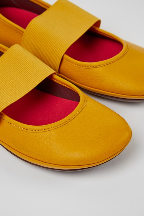 Right Yellow Leather Ballerina Flats For Women Exclusive Camper AU