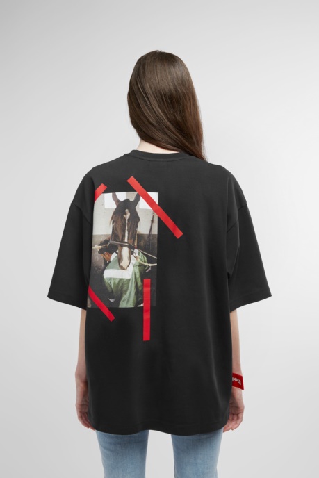 Exclusive Camper AU T-Shirt Black T-Shirt With Horse Print At Back