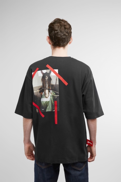 Exclusive Camper AU T-Shirt Black T-Shirt With Horse Print At Back